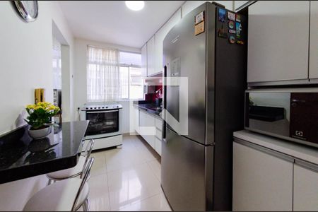 Apartamento à venda com 168m², 3 quartos e 2 vagas Apartamento à venda com 168m², 3 quartos e 2 vagasCozinha