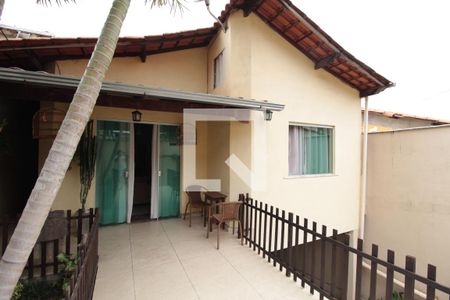 Casa à venda com 208m², 3 quartos e 3 vagasHall de Entrada