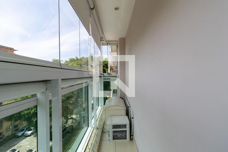 Apartamento à venda com 98m², 3 quartos e 1 vaga Apartamento à venda com 98m², 3 quartos e 1 vagaSuíte varanda