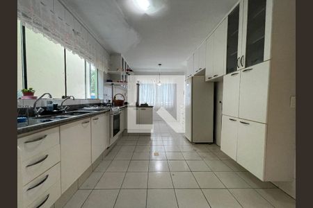 Casa de condomínio para alugar com 454m², 5 quartos e 6 vagas Casa de condomínio para alugar com 454m², 5 quartos e 6 vagasCozinha