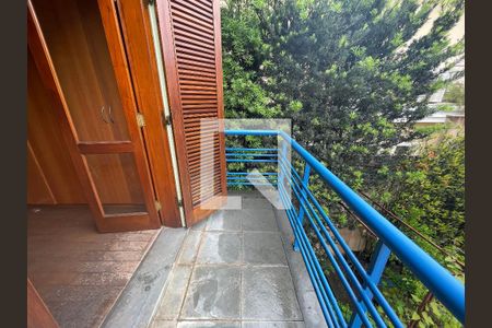 Casa de condomínio para alugar com 454m², 5 quartos e 6 vagas Casa de condomínio para alugar com 454m², 5 quartos e 6 vagasVaranda suíte 1