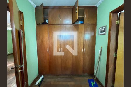 Casa de condomínio para alugar com 454m², 5 quartos e 6 vagas Casa de condomínio para alugar com 454m², 5 quartos e 6 vagasCloset