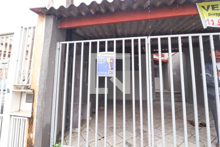 Casa à venda com 103m², 3 quartos e 2 vagas Casa à venda com 103m², 3 quartos e 2 vagasFachada