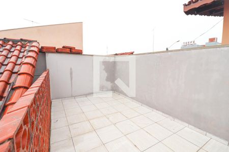 Casa à venda com 103m², 3 quartos e 2 vagas Casa à venda com 103m², 3 quartos e 2 vagasTerraço