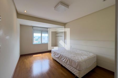 Casa à venda com 380m², 4 quartos e 6 vagas Casa à venda com 380m², 4 quartos e 6 vagasQuarto 3