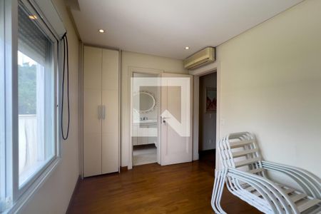 Casa à venda com 380m², 4 quartos e 6 vagas Casa à venda com 380m², 4 quartos e 6 vagasQuarto 4