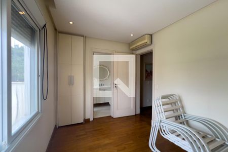 Casa à venda com 380m², 4 quartos e 6 vagas Casa à venda com 380m², 4 quartos e 6 vagasQuarto 4