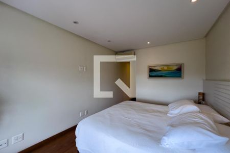 Casa à venda com 380m², 4 quartos e 6 vagas Casa à venda com 380m², 4 quartos e 6 vagasQuarto 1