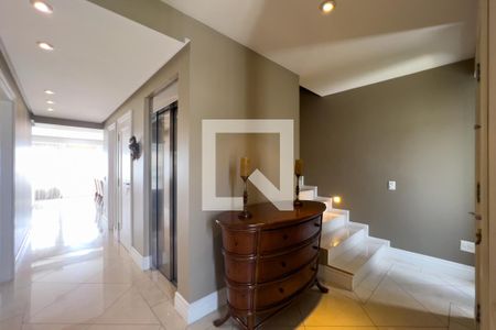 Casa à venda com 380m², 4 quartos e 6 vagas Casa à venda com 380m², 4 quartos e 6 vagasHall