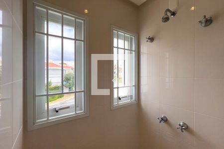 Casa à venda com 380m², 4 quartos e 6 vagas Casa à venda com 380m², 4 quartos e 6 vagasBanheiro do quarto 4