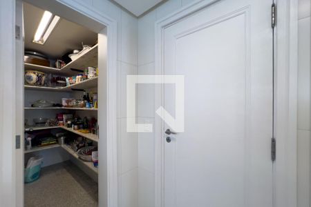 Casa à venda com 380m², 4 quartos e 6 vagas Casa à venda com 380m², 4 quartos e 6 vagasCozinha