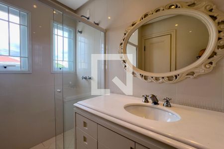 Casa à venda com 380m², 4 quartos e 6 vagas Casa à venda com 380m², 4 quartos e 6 vagasQuarto 4