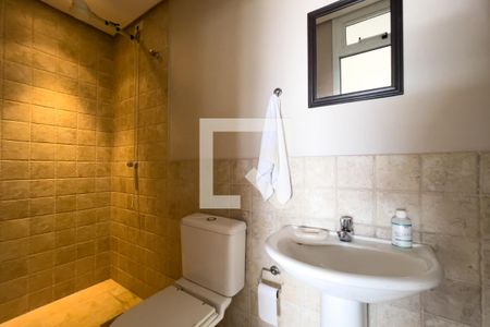 Casa à venda com 380m², 4 quartos e 6 vagas Casa à venda com 380m², 4 quartos e 6 vagasÁrea de serviço