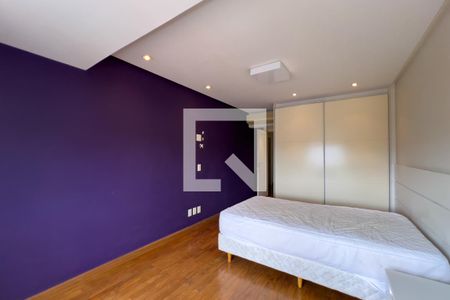 Casa à venda com 380m², 4 quartos e 6 vagas Casa à venda com 380m², 4 quartos e 6 vagasQuarto 2