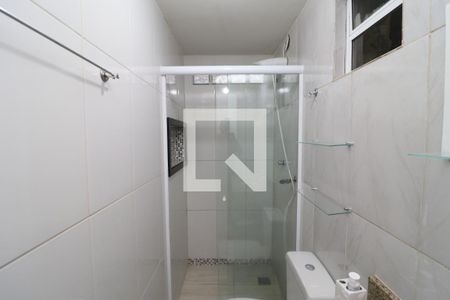 Banheiro de casa para alugar com 1 quarto, 45m² em Jardim Guanabara, Rio de Janeiro