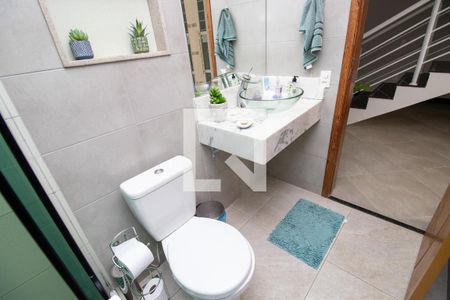 Casa de condomínio à venda com 280m², 4 quartos e 2 vagas Casa de condomínio à venda com 280m², 4 quartos e 2 vagasBanheiro social 2