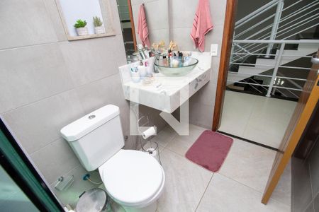 Casa de condomínio à venda com 280m², 4 quartos e 2 vagas Casa de condomínio à venda com 280m², 4 quartos e 2 vagasBanheiro social