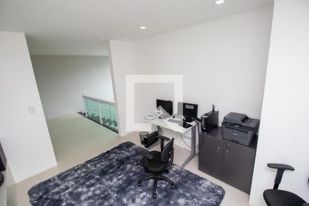 Casa de condomínio à venda com 280m², 4 quartos e 2 vagas Casa de condomínio à venda com 280m², 4 quartos e 2 vagasEscritório