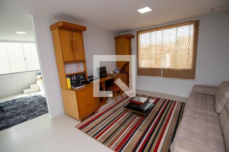 Casa de condomínio à venda com 280m², 4 quartos e 2 vagas Casa de condomínio à venda com 280m², 4 quartos e 2 vagasSala intima