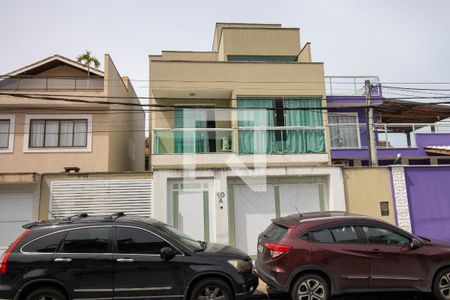 Casa de condomínio à venda com 280m², 4 quartos e 2 vagas Casa de condomínio à venda com 280m², 4 quartos e 2 vagasFachada