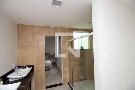 Casa de condomínio à venda com 280m², 4 quartos e 2 vagas Casa de condomínio à venda com 280m², 4 quartos e 2 vagasBanheiro quarto 4