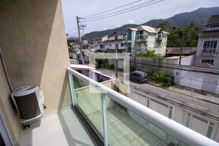 Casa de condomínio à venda com 280m², 4 quartos e 2 vagas Casa de condomínio à venda com 280m², 4 quartos e 2 vagasSacada