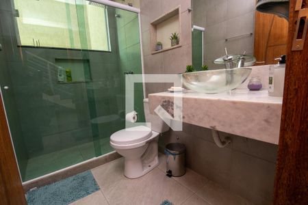 Casa de condomínio à venda com 280m², 4 quartos e 2 vagas Casa de condomínio à venda com 280m², 4 quartos e 2 vagasBanheiro social 2