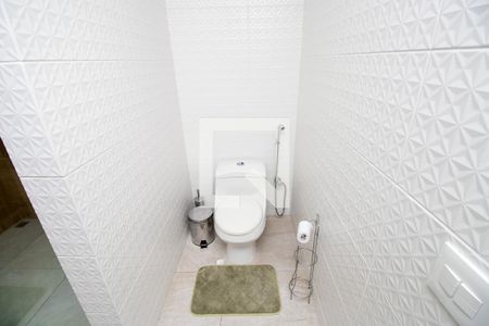 Casa de condomínio à venda com 280m², 4 quartos e 2 vagas Casa de condomínio à venda com 280m², 4 quartos e 2 vagasBanheiro quarto 4