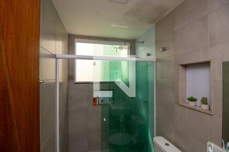 Casa de condomínio à venda com 280m², 4 quartos e 2 vagas Casa de condomínio à venda com 280m², 4 quartos e 2 vagasBanheiro social