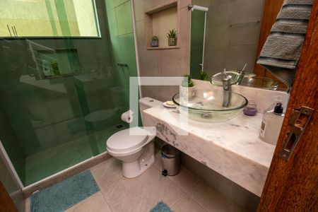 Casa de condomínio à venda com 280m², 4 quartos e 2 vagas Casa de condomínio à venda com 280m², 4 quartos e 2 vagasBanheiro social 2