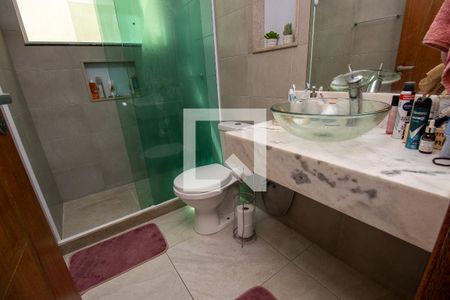 Casa de condomínio à venda com 280m², 4 quartos e 2 vagas Casa de condomínio à venda com 280m², 4 quartos e 2 vagasBanheiro social