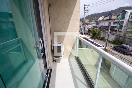 Casa de condomínio à venda com 280m², 4 quartos e 2 vagas Casa de condomínio à venda com 280m², 4 quartos e 2 vagasSacada