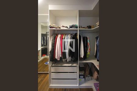 Casa à venda com 115m², 3 quartos e 2 vagasCloset