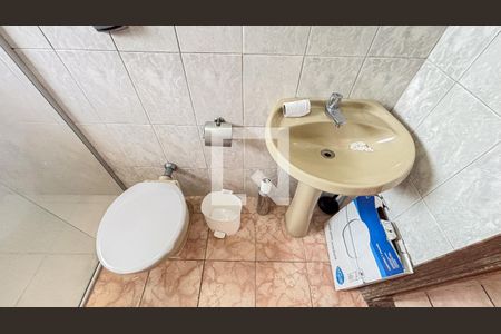 Casa à venda com 200m², 3 quartos e 2 vagas Casa à venda com 200m², 3 quartos e 2 vagasBanheiro da Suíte