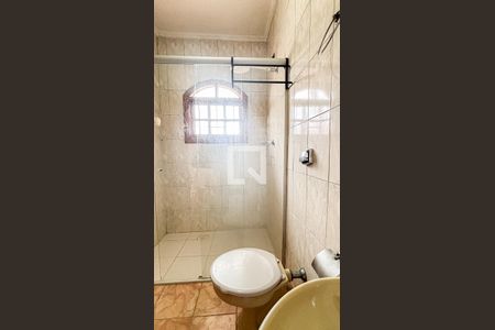 Casa à venda com 200m², 3 quartos e 2 vagas Casa à venda com 200m², 3 quartos e 2 vagasBanheiro da Suíte