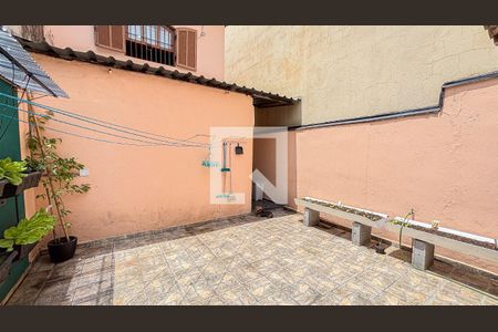 Casa à venda com 200m², 3 quartos e 2 vagas Casa à venda com 200m², 3 quartos e 2 vagasQuintal