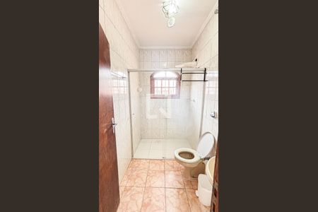 Casa à venda com 200m², 3 quartos e 2 vagas Casa à venda com 200m², 3 quartos e 2 vagasBanheiro da Suíte