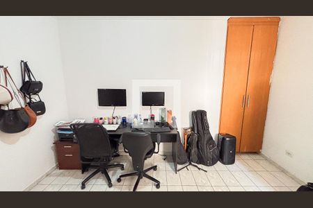 Casa à venda com 200m², 3 quartos e 2 vagas Casa à venda com 200m², 3 quartos e 2 vagasQuarto 2