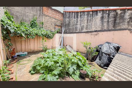 Casa à venda com 200m², 3 quartos e 2 vagas Casa à venda com 200m², 3 quartos e 2 vagasQuintal