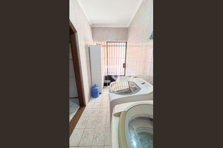 Casa à venda com 200m², 3 quartos e 2 vagas Casa à venda com 200m², 3 quartos e 2 vagasÁrea de Serviço