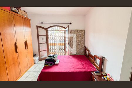 Casa à venda com 200m², 3 quartos e 2 vagas Casa à venda com 200m², 3 quartos e 2 vagasSuite