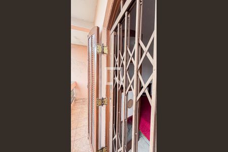 Casa à venda com 200m², 3 quartos e 2 vagas Casa à venda com 200m², 3 quartos e 2 vagasVaranda da Suíte