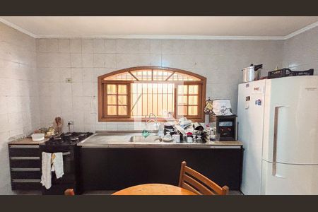 Casa à venda com 200m², 3 quartos e 2 vagas Casa à venda com 200m², 3 quartos e 2 vagasCozinha