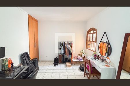 Casa à venda com 200m², 3 quartos e 2 vagas Casa à venda com 200m², 3 quartos e 2 vagasQuarto 2