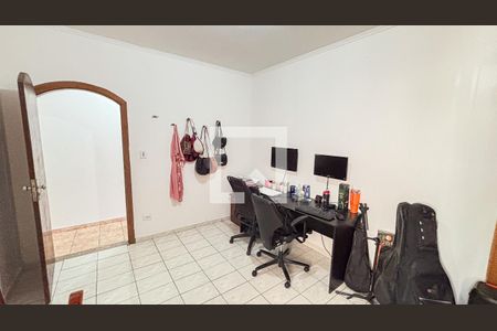 Casa à venda com 200m², 3 quartos e 2 vagas Casa à venda com 200m², 3 quartos e 2 vagasQuarto 2