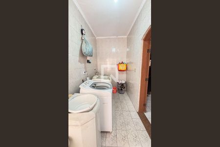 Casa à venda com 200m², 3 quartos e 2 vagas Casa à venda com 200m², 3 quartos e 2 vagasÁrea de Serviço