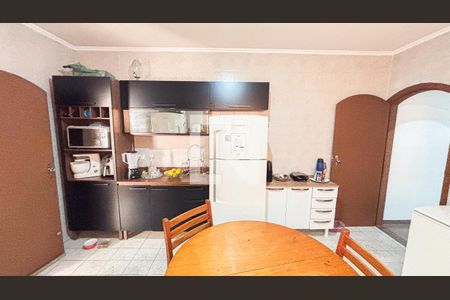 Casa à venda com 200m², 3 quartos e 2 vagas Casa à venda com 200m², 3 quartos e 2 vagasCozinha