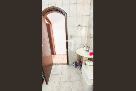 Casa à venda com 200m², 3 quartos e 2 vagas Casa à venda com 200m², 3 quartos e 2 vagasBanheiro 1