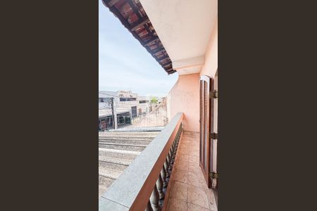 Casa à venda com 200m², 3 quartos e 2 vagas Casa à venda com 200m², 3 quartos e 2 vagasVaranda da Suíte