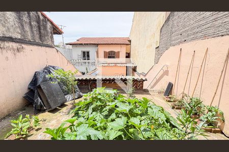Casa à venda com 200m², 3 quartos e 2 vagas Casa à venda com 200m², 3 quartos e 2 vagasQuintal